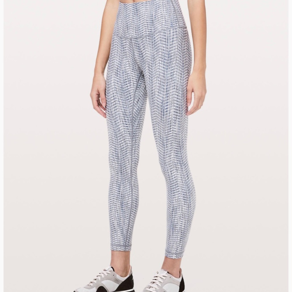 Lululemon leggings size 6 barely worn